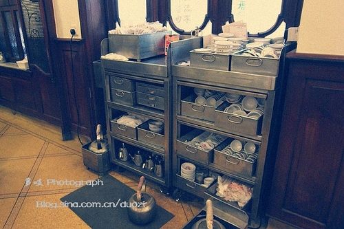 ���½����ң���۾�ʽ��¥�ĵ䷶