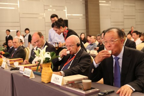 �ż����᳤��ϯ&ldquo;˿·֪��-Ȫ�ݲ�ĺ�˿�Ļ���ʵ����̳&rdquo;